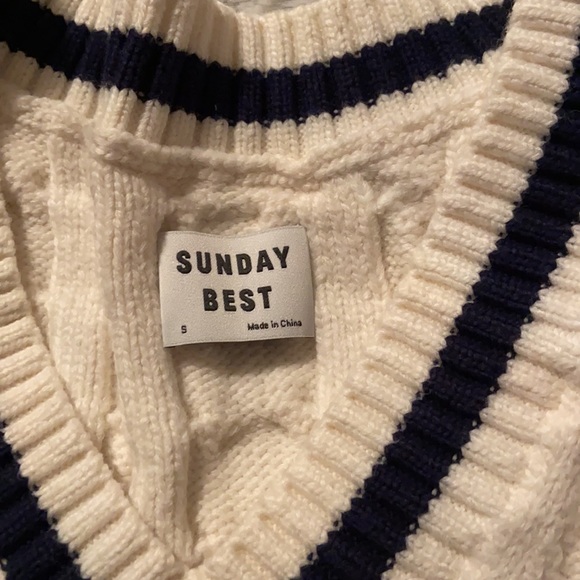 Aritzia Sunday Best - Sweater Vest (size S) - Picture 2 of 2